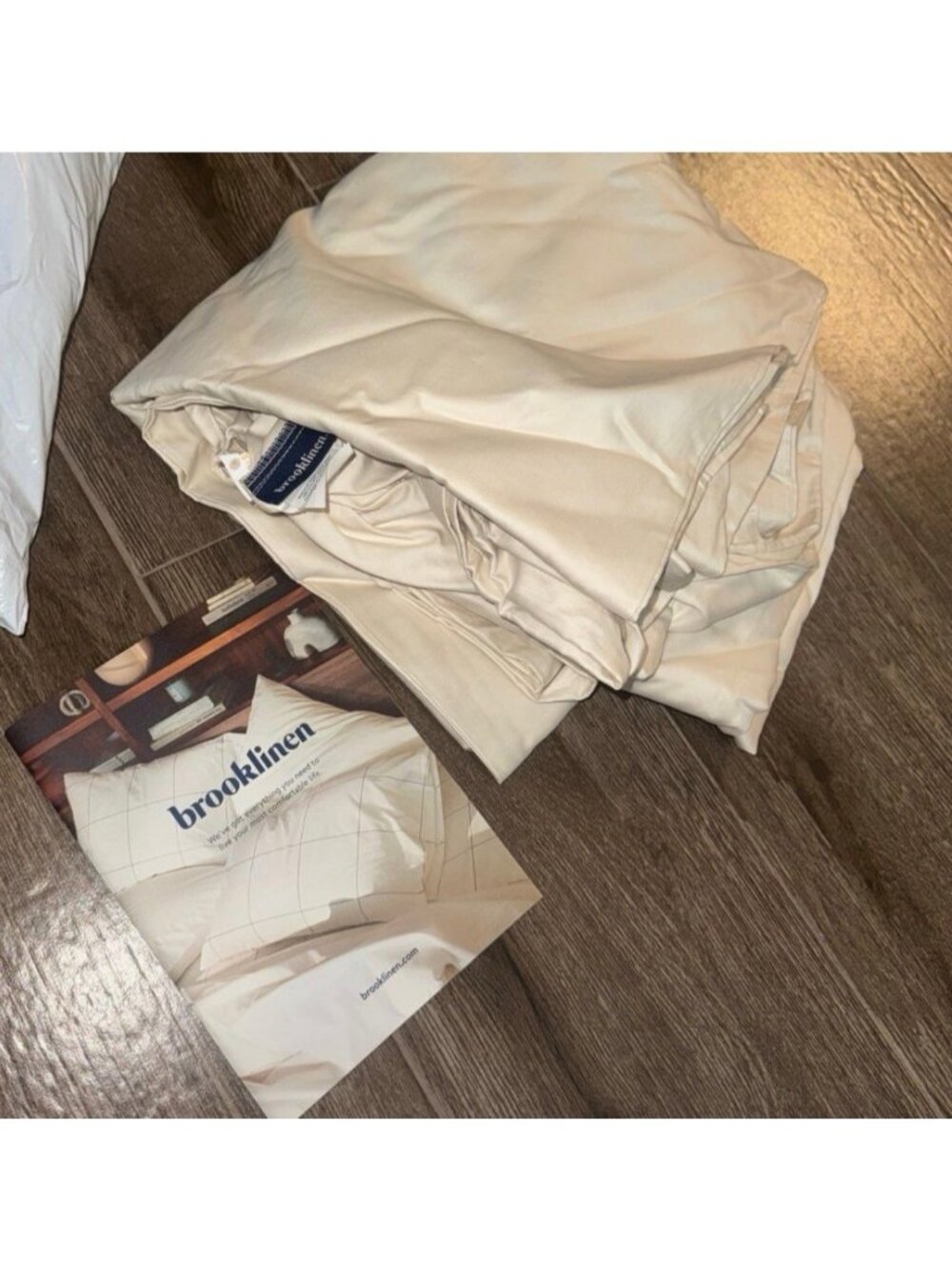 NEW Brooklinen luxe core cotton duvet cover in cream queen size
